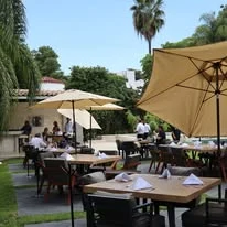 Mesas del jardín al aire libre